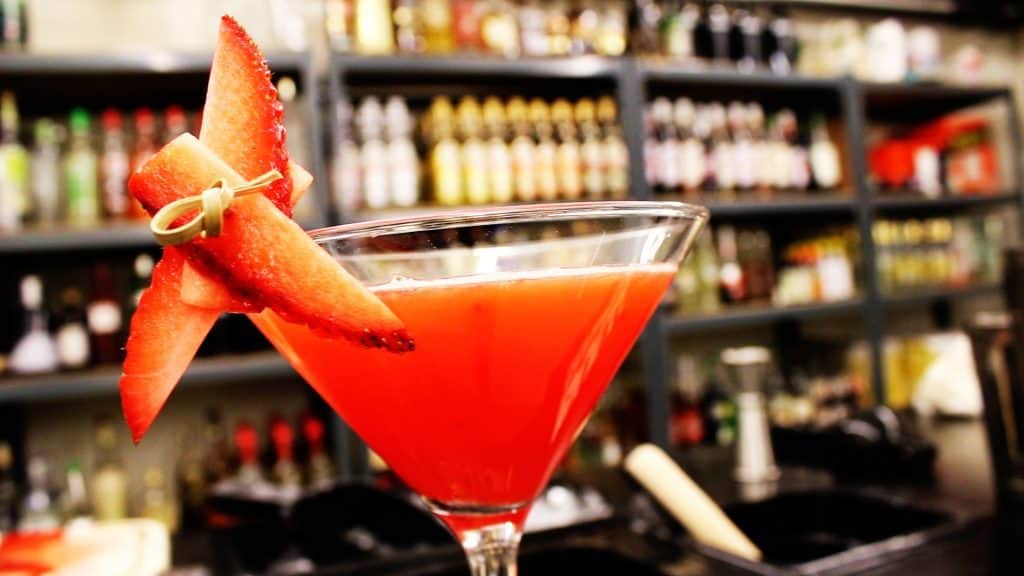 How to make Strawberry Daiquiri cocktail recipe - Hvordan laver man strawberry daiquiri cocktail - strawberry daiquiri opskrift