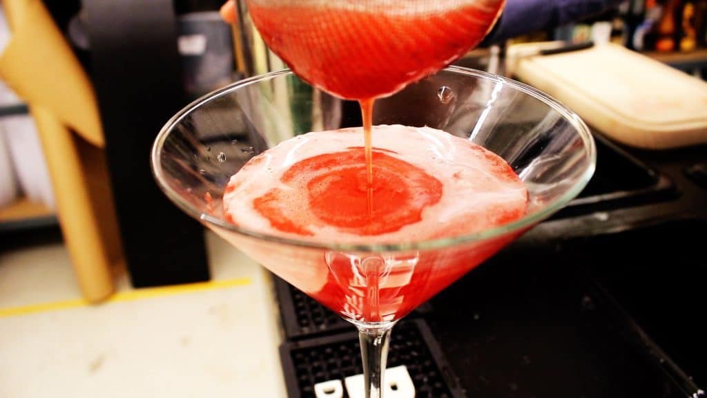 How to make Strawberry Daiquiri recipe cocktail 1